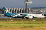 Oman Air Boeing 787-8 Dreamliner A4O-SY rollt zum Gate in Frankfurt 7.6.2017