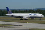 United Airlines Boeing B777-222(ER) N795UA, cn(MSN): 26927,
Frankfurt Rhein-Main International, 27.05.2017.