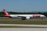 LATAM Airlines Brasil Boeing B777-32W(ER) PT-MUI, cn(MSN): 40589,
Frankfurt Rhein-Main International, 27.05.2017.