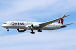 Qatar Airways Boeing 787-9 Dreamliner A7-BHH bei der Landung in Frankfurt 7.8.2025