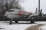 Douglas DC-6 beim Luftbrckendenkmal in Frankfurt am Main am 04.01.11
