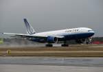 Landung United B777-222 N795UA 25R  01.12.2007