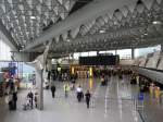 Die  Eingangshalle  mit Abflugsanzeige von Frankfurt (Airport), am 29.01.08!!!
