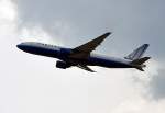 B 777-222 United Airlines - N775UA - nach dem Start vom Flughafen FRA - 14.04.2012