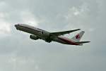 B 777-2H6 Malaysia Airlines, 9M-MRB, beim Start in Frankfurt - 14.04.2012