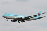 Korean Air Cargo B 747-4B5(EQ/F) HL7438 bei der Landung in Frankfurt am Main am 16.08.2012