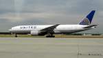 N771UA United Airlines Boeing 777-222    08.08.2013    Flughafen Frankfurt , aus einem Bus