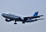 KUWAIT AIRWAYS A300-6ooR mit der Kennung 9K-AMD am 26.9.2013,leider bei sehr  diesigem  Wetter im Landeanflug auf FRA L25.
