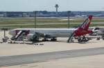 PT- MUA TAM Linhas Aéreas  Boeing 777-32W (ER)   geparkt in Frankfurt  15.07.2014
