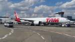 PT-MUB TAM Linhas Aéreas  Boeing 777-32W (ER)    in Frankfurt am 16.07.2014