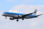 PH-EZY KLM Cityhopper Embraer ERJ-190STD (ERJ-190-100)  beim Anflug auf Frankfurt am 06.08.2016