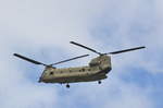 CH-47 Chinook 13-08434 der United States Army über dem Airport Hamburg Helmut Schmidt aufgenommen am 04.07.17