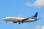 SAS Scandinavian Airlines Boeing 737-800 LN-RCN vor der Landung auf dem Airport Hamburg Helmut Schmidt am 06.07.17