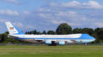 Die Air Force One 29000: Das Flugzeug des US-Präsidenten.(Auf dem Bild ist der Präsident an Bord) Hamburg 08.07.2017  Es gibt gleich zwei von ihnen: 82-8000 und 92-9000.Jeweils Maschinen des