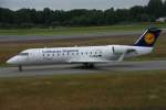 Canadair CRJ-200 der Lufthansa CityLine nach der Landung auf dem Hamburg Airport