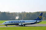 Ryanair Boeing 737-800 EI-DWP am 15.10.17 nach der Landung auf dem Airport Hamburg Helmut Schmidt.