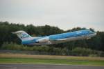 Fokker 70 der KLM Cityhopper (PH-KZF) beim Start in Richtung Amsterdam