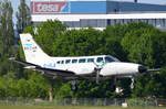 Sylt Air Cessna 404 Titan D-IOLB vor der Landung auf dem Airport Hamburg Helmut Schmidt am 21.05.18