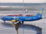 TUIfly, B737-8K5, D-AHFZ,  Glcksbringair  auf dem Hamburger Flughafen.