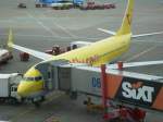 TUIfly B738 wartet auf die Urlauber.