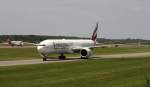 Emirates,A6-ECC,(c/n33865),Boeing 777-36N(WL),12.07.2013,HAM-EDDH,Hamburg,Germany(hinten Air VIA,LZ-MDA,Airbus A320-232)