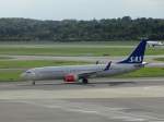 LN-RGC SAS Scandinavian Airlines Boeing 737-86N (WL)   Hamburg 02.05.2014 zum Start