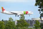 TAP Portugal Airbus A321 CS-TJE im Anflug auf Hamburg Fuhlsbüttel am 29.06.14