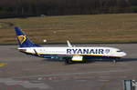 Ryanair, EI-DWZ, Boeing 737-800, rollt zum Start in Köln-Bonn (CGN/EDDK) nach Madrid (MAD).