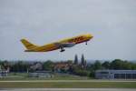 DHL Frachtmaschine, Airbus A310-300F, Kennung: EI-OZG beim Start auf dem Flughafen Leipzig am 16.05.2010