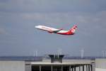 Boeing 737 (D-ABMS) von Air Berlin kurz nach dem Start über dem Flughafen Leipzig/Halle. 04.04.2015