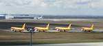 Vier Maschinen Boeing 757 (G-BIKP/G-BIKU/...) von DHL warten auf neue Aufgaben. Flughafen Leipzig/Halle 04.04.2015