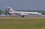 Falcon Aviation Services, A6-FLH, Gulfstream G450 beim Start in MUC. 19.06.2013