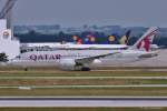 Qatar Airways, A7-BCL, B787-8 rollt in MUC zum Start nach Doha (DOH) 01.07.2013