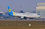 UR-GAX / Ukraine Int'l. / B737-4Y0 in MUC beim Start nach Kiev (KBP) 01.02.2014