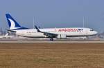 TC-SNG / AnadoluJet / B737-8HC(W) bei der Landung in MUC aus Antalya (AYT) 01.02.2014. Die Maschine wird von SunExpress betrieben.