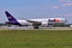 N889FD / Federal Express / B777-FS2 bei der Landung in MUC. 20.05.2014