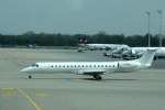 G-EMBJ (Embraer ERJ 145) auf dem Weg am Flughafen in München am 22.4.2015.