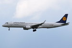 D-AEME Lufthansa CityLine Embraer ERJ-195LR (ERJ-190-200 LR)  in München am 16.05.2016 beim Anflug