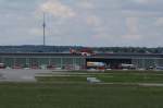 Ein Rettungshubschrauber der Deutschen Rettungsflugwacht DRF mit der Kennung D-HAWK Aufgenommen am 30.05.09 am Stuttgarter Flughafen.