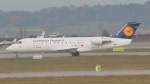 Canadair CRJ200 der Lufthansa CityLine nach der Landung in Stuttgart