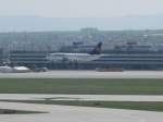 Landung einer 737-500 der Lufthansa in Stuttgart am 24.04.2010