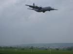 Landung einer Lockheed C-130 Hercules in Stuttgart am 02.06.10