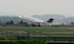  Contact 4568 cleared for take-off runway 26     Diese Fokker 100 der Contact Air, die brigens Teil des Verbundes Lufthansa Regional ist, hebt am 2.