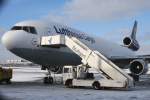 Lufthansa Cargo   McDonnell Douglas MD-11F   D-ALCO   Stuttgart   18.12.10    