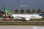 Alitalia, EI-IME, Airbus A319-112, msn: 1740,  Isola Di Panarea , 13.Oktober 2017, CDG Paris Charles de Gaulle, France.