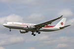 Air Algérie, 7T-VJV, Airbus A330-202, msn: 644,  Tinhinane , 15.August 2006, LHR London Heathrow, United Kingdom.