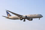 United Airlines, N38955, Boeing B787-9, msn: 37814/297, 03.Juli 2023, LHR London Heathrow, United Kingdom.