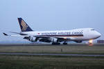 Singapore Airlines Cargo Boeing 747-412F 9V-SFM nach der Landung in Amsterdam 28.12.2019