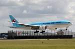 Korean Air Cargo HL8005 bei der Landung in Amsterdam 20.5.2015