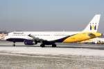 Monarch Airlines Airbus A 321-231 G-OZBI Flughafen Salzburg 10.01.2009